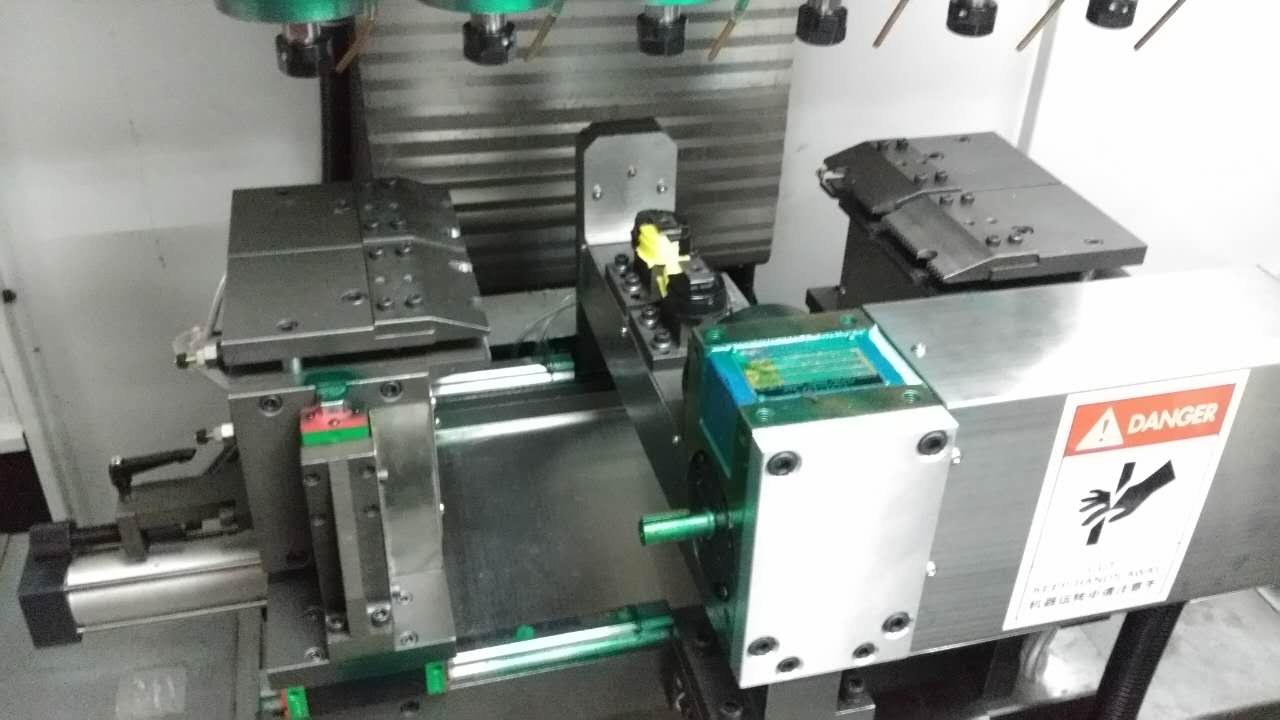 全自動(dòng)四軸花式機(jī)